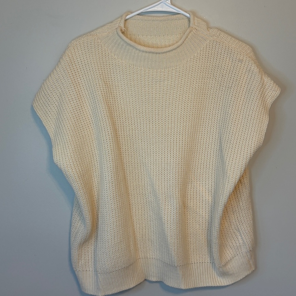 Elegant Cream Sweater Vest - Picture 4 of 5